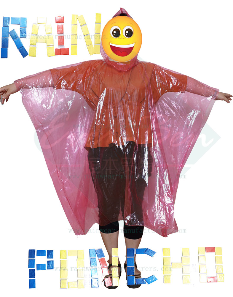 China Emergency Rainwear Disposable Rainwear PE rain ponchos1